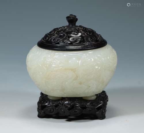 Qing Dynasty - Hetian jade [Dragon pattern] incense burner