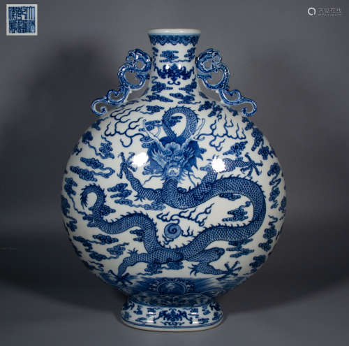 Qing Dynasty - Blue and white [dragon pattern] amphora