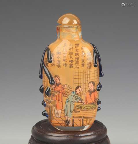 A FINE STORY PAINTED PAINTED GLASS SNUFF BOTTLE