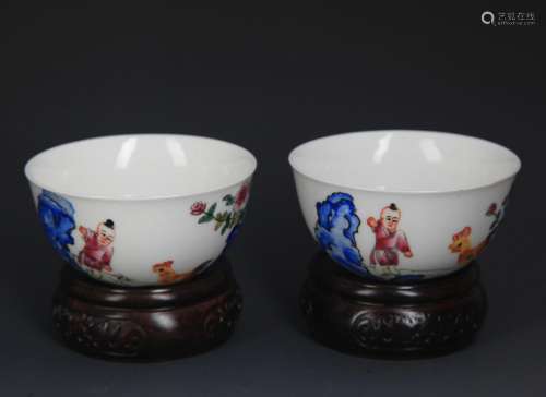 PAIR OF FAMILLE ROSE PORCELAIN CHICKEN CUP
