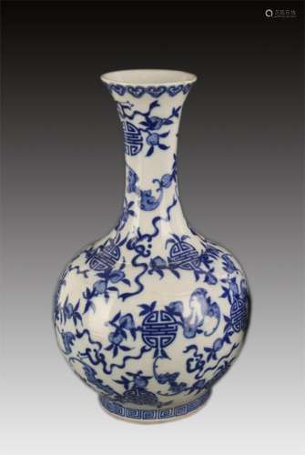 BLUE AND WHITE FLOWER PATTERN MOON STYLE VASE