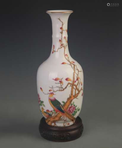 RARE ENAMEL COLOR PEONY AND CHICKEN PATTERN LONG NECK VASE