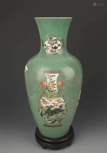 A GREEN GROUND FLOWER PATTERN GUAN YIN STYLE VASE