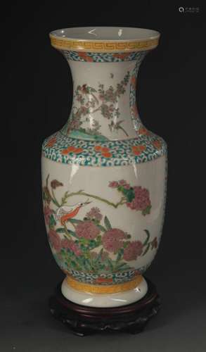 A FAMILLE ROSE FLOWER AND BIRD PATTERN VASE