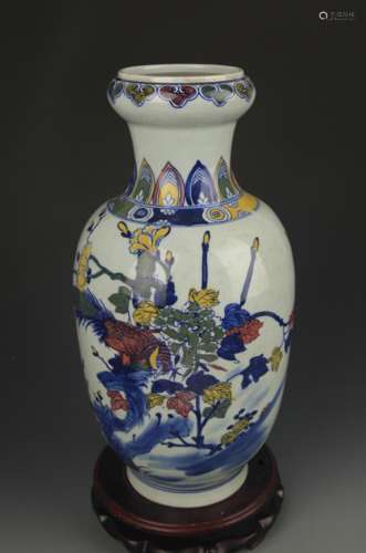 BLUE AND WHITE FAMILLE ROSE CHICKEN PATTERN VASE