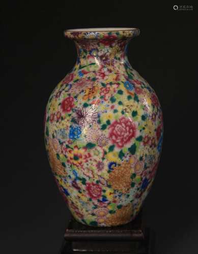 A FAMILLE ROSE FLOWER PAINTED BOTTLE