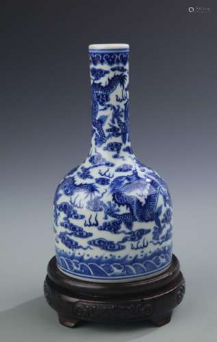 RARE BLUE AND WHITE DRAGON PATTERN BELL SHAPED BOTTLE