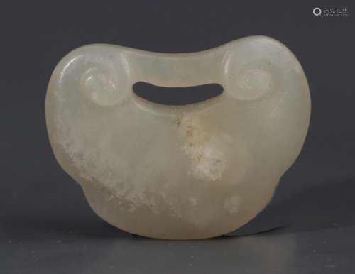 A FINE PALE CELADON JADE LOCK SHAPED JADE PENDANT