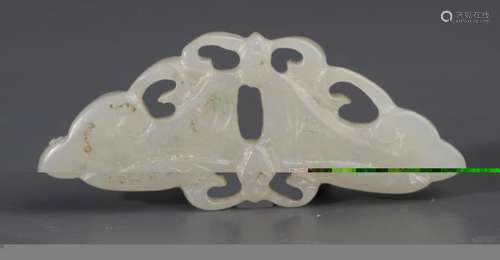 A FINE PALE CELADON JADE BUTTERFLY FIGURE PENDANT