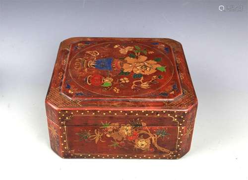 A GILT LACQUERED FLOWER PAINTED WOOD BOX