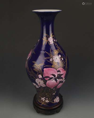 A DARK BLUE GLAZE FAMILLE ROSE OLIVE STYLE VASE