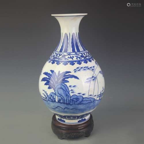 RARE BLUE AND WHITE FINELY PAINTED YU HU CHUN BOTTLE
