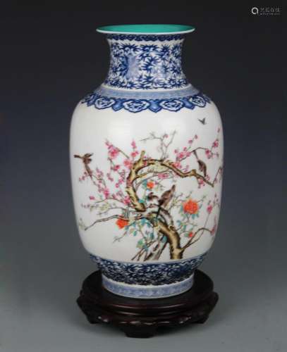 A BLUE AND WHITE FAMILLE ROSE LANTERN STYLE VASE