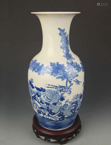 BLUE AND WHITE PEONY FLOWER PATTERN PORCELA INCH VASE