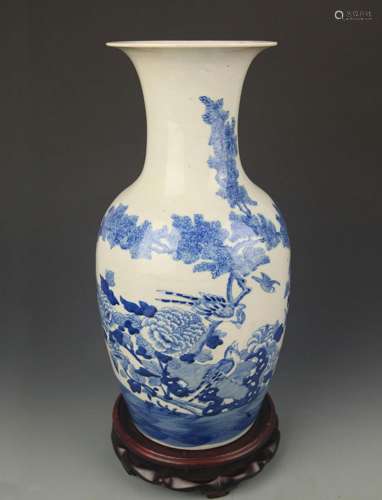 BLUE AND WHITE PEONY FLOWER PATTERN PORCELA INCH VASE