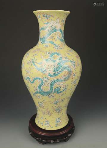 YELLOW AND GREEN GROUND FAMILLE ROSE DRAGON PATTERN VASE