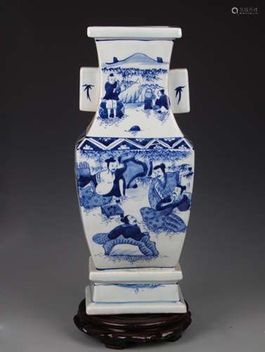 BLUE AND WHITE LANDSCAPE PAINTED SQUIRE PORCELAIN VASE