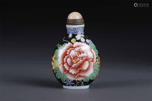 An Enameled Glass Snuff Bottle.