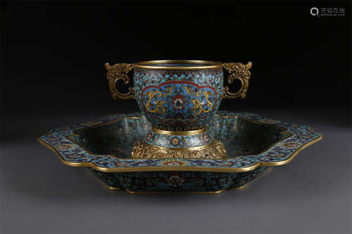 A Cloisonne Enameled Two-Ear Copper Cup.