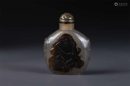 An Agate Snuff Bottle.