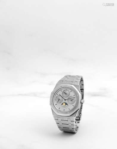 AUDEMARS PIGUET. RARE MONTRE BRACELET EN ACIER QUANTIEME PER...