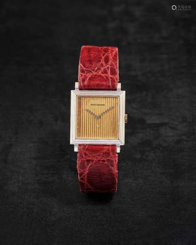 BOUCHERON. MONTRE BRACELET EN OR BLANC 18K (750) DE FORME RE...