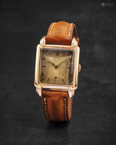 UNIVERSAL. RARE MONTRE BRACELET EN OR JAUNE 18K (750) DE FOR...