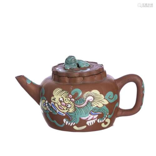 Yixing ceramic foo dog teapot