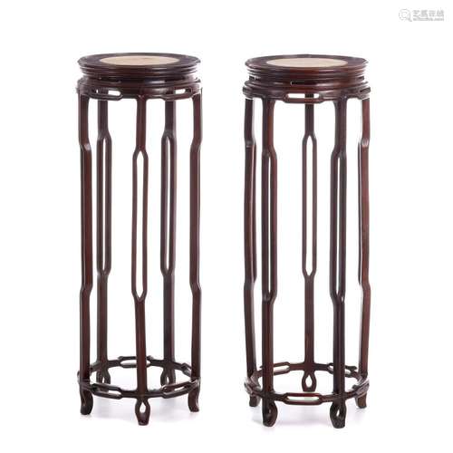 Pair of tall Chinese columns, Minguo