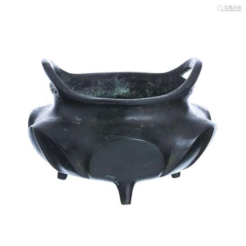 Chinese bronze tripod censer