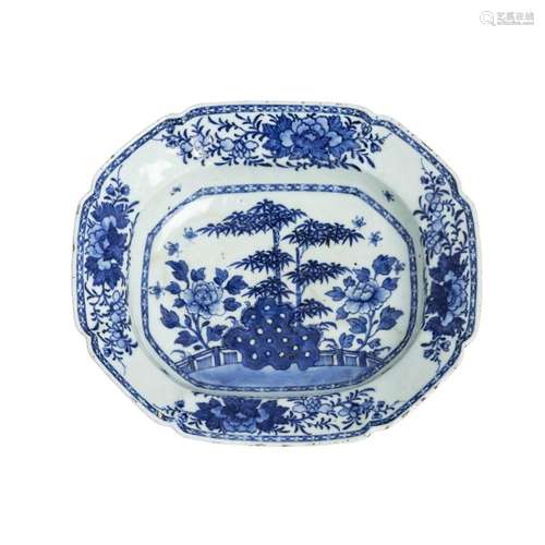 Deep platter in Chinese porcelain, Qianlong