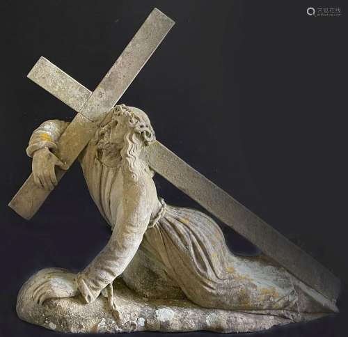 Kreuztraeger, Steinfigur, 19. Jh.: Christus stuetzt sich mit...
