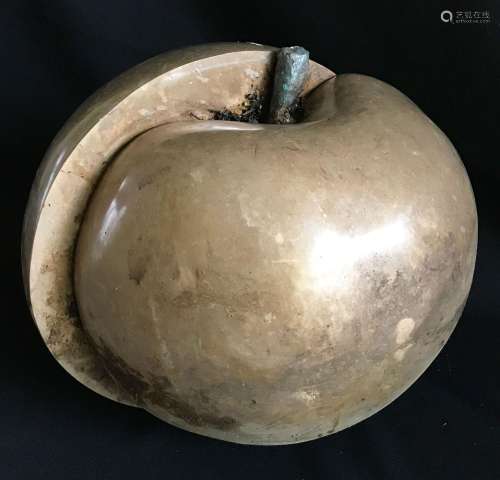 Barbara Schaper-Oeser (1941 - 2019), Apfel aus Bronze, aus z...