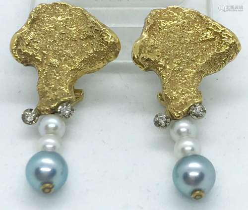Paar Ohrklipse, 585er GG, mit zwei kleinen weissen Perlen un...