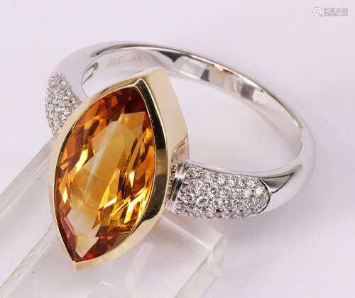 Ring mit Citrin Navette und 62 Diamanten ca. 0,37 ct (einer ...