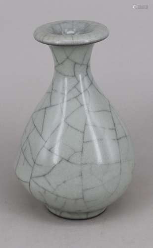 China, Qing-Dynastie, 19. Jh., Vase, Celadon bzw. Seladon, h...