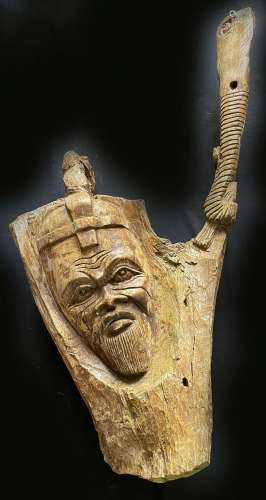 Afrikanischer Kopf, beschnitztes Holz, teils naturbelassen, ...