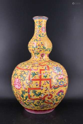Large QIng Porcelain Famille Rose Gourd Vase