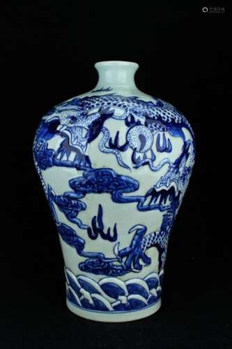 Large Qing Porcelain Blue&White Dragon Vase