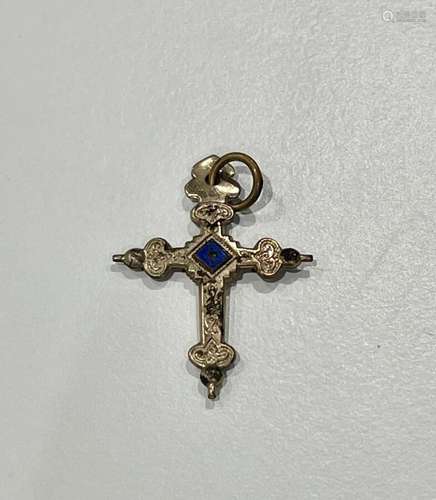 PENDENTIF croix en vermeil émaillé