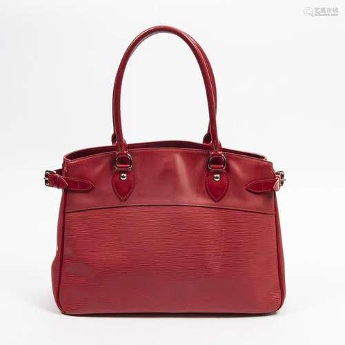 LOUIS VUITTON - SAC modèle "Passy" GM en cuir épi ...