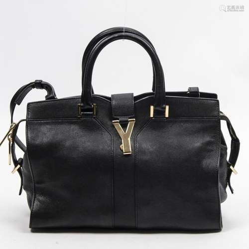 YVES SAINT LAURENT - SAC modèle " Ligne Y" en cuir...