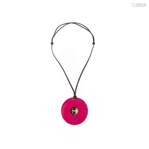 HERMES PARIS - COLLIER cordon, le motif central rond émaillé...