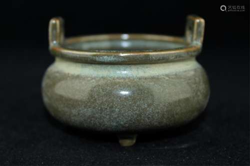 Small Chinese Qing Porcelain Brush Pot