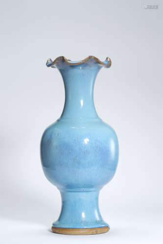 清 鈞窯天藍釉花口瓶