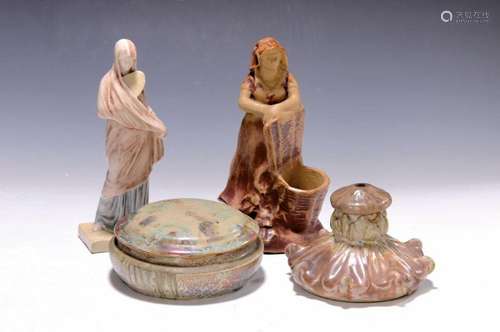 Four ceramics, around 1910, Sculpture of a woman with