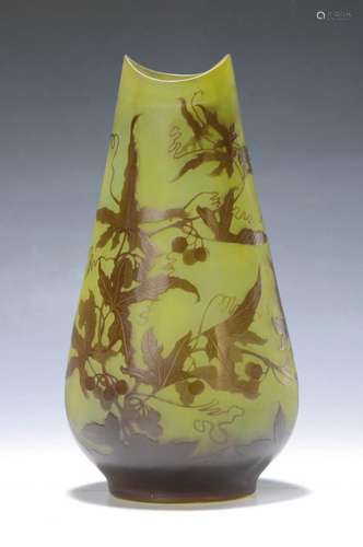 Large Art Nouveau vase, Gallé, around 1914/15,colorless