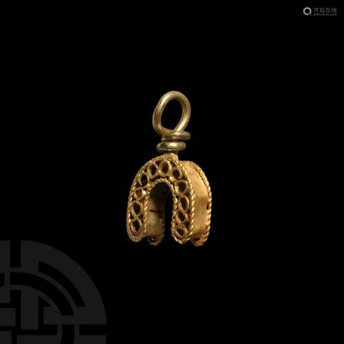 Medieval Gold Filigree Horseshoe Pendant