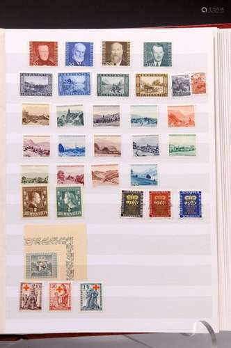 Stamp collection Liechtenstein up to 1957, focus