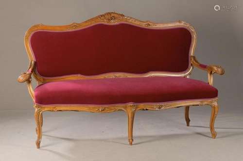 Sofa, around 1860, carved walnut, very fine quality